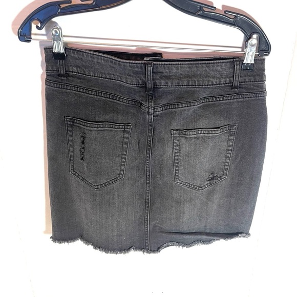 Wild Fable Black Distressed Denim Mini Skirt Edgy Y2K Size 10 - Picture 3 of 9